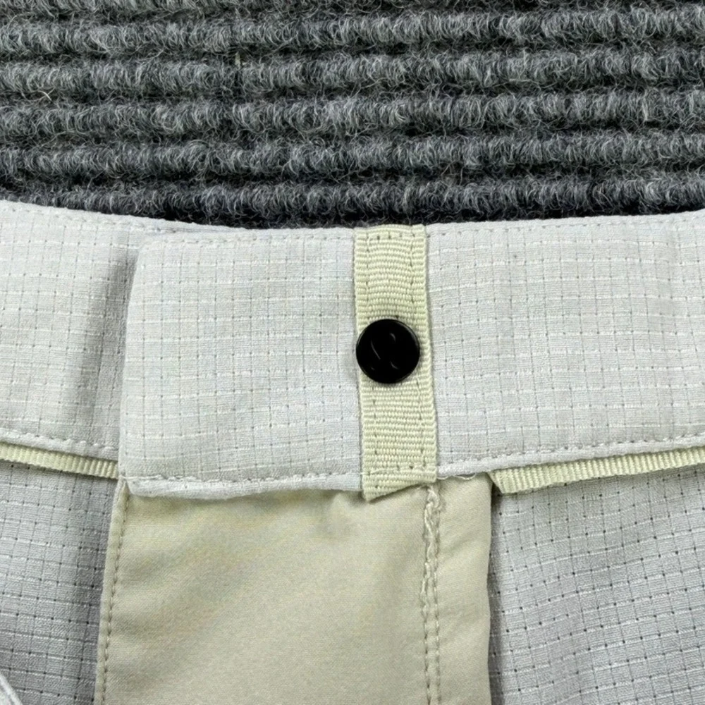 Lululemon Commission Golf Shorts Mens 34 Light Grey Ventlight Mesh Casual Chino